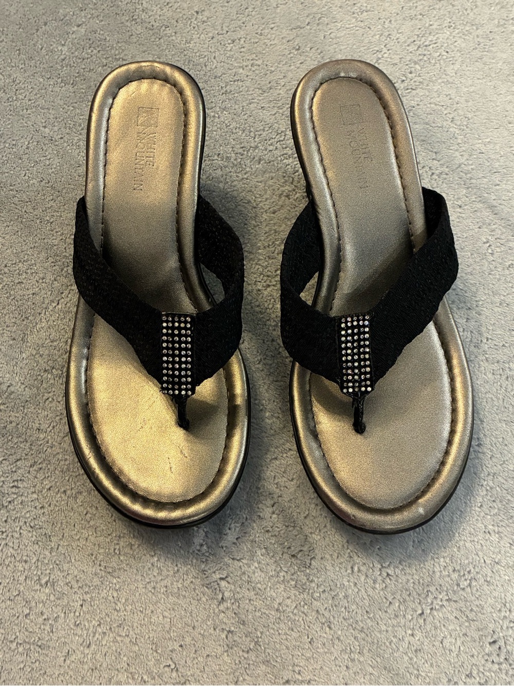 Women's White Mountain Brand Black Rhinestone Wedge Thong Sandals - Size 6
